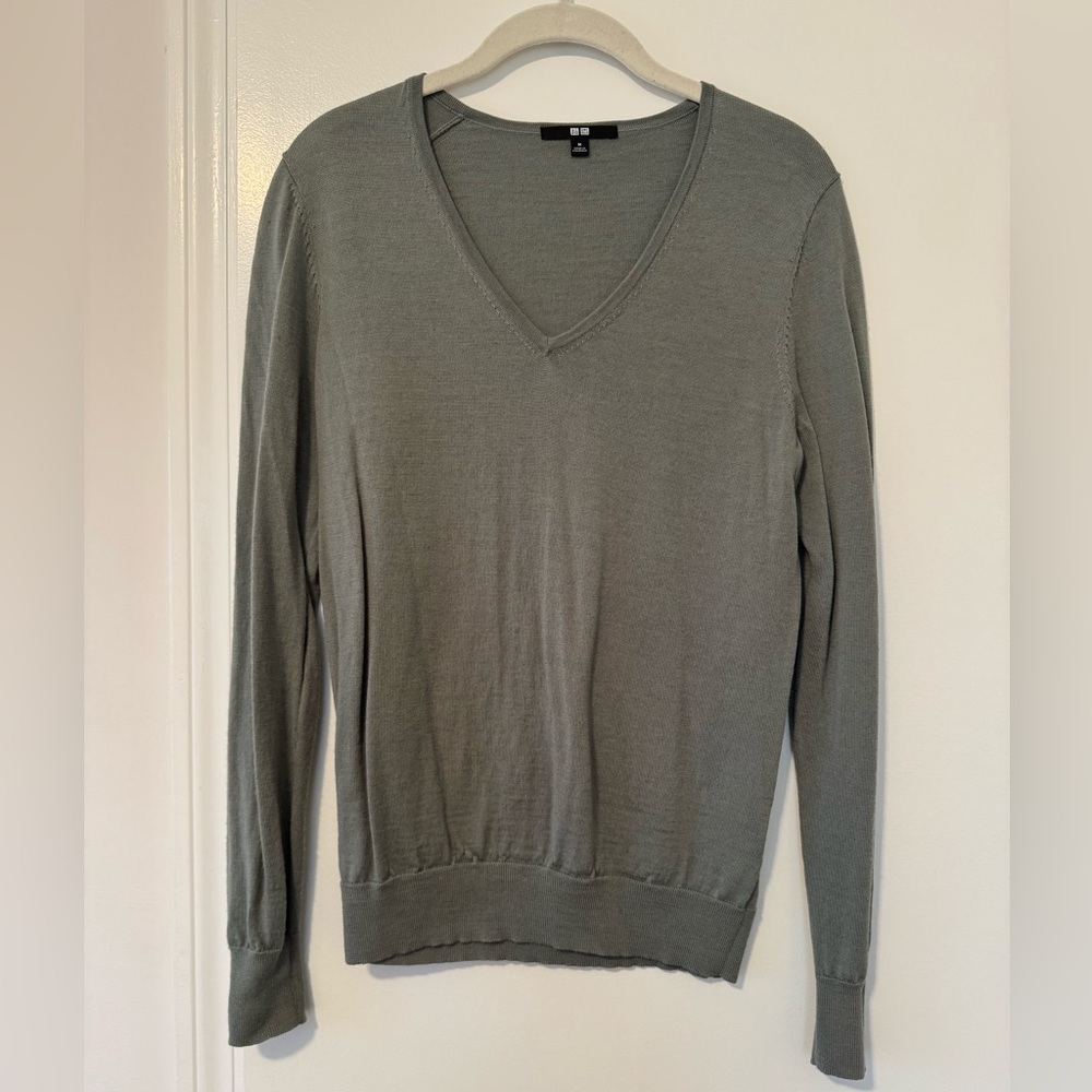 Uniqlo women’s sweater